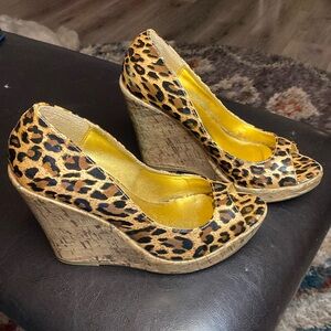 Cheetah Print Patent Leather Platform Wedge Peep Toe Shoe Womens Size 8